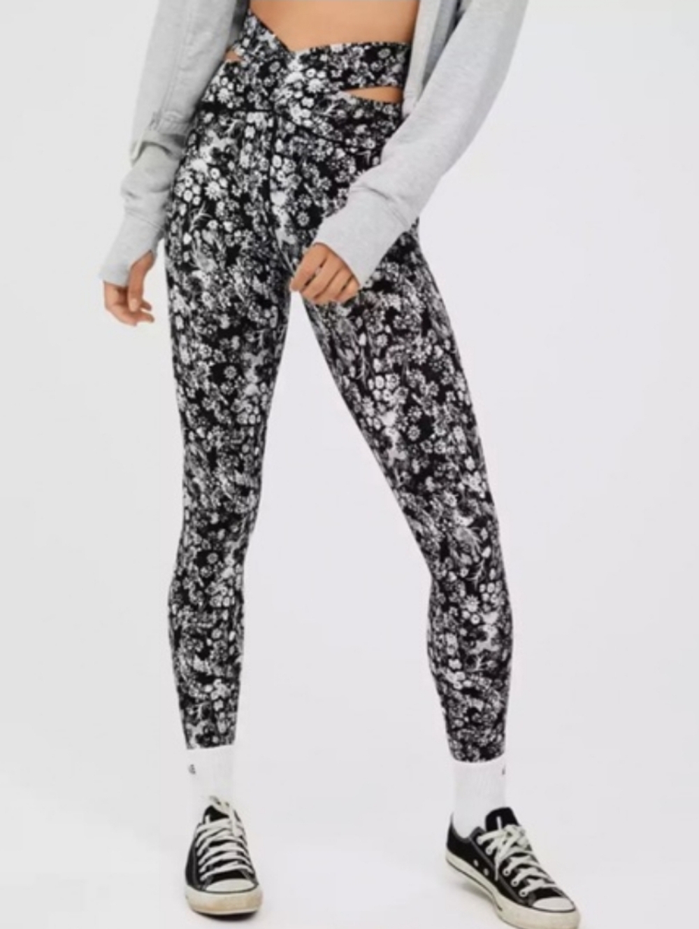 OFFLINE AERIE | Women's Wht/Blk Real Me 7/8 Length High-Rise Crossover Leggings